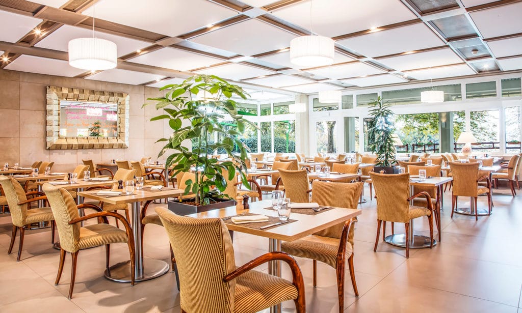 Restaurant à Genève avec vue sur le parc de 6 hectares